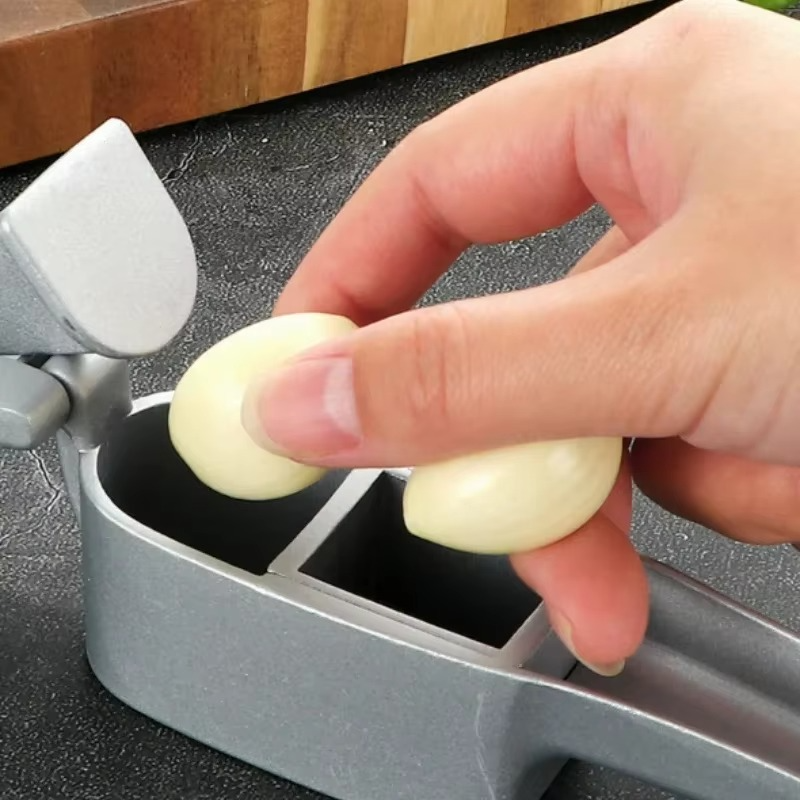 Tokyo Mart 2-in-1 Garlic Crusher