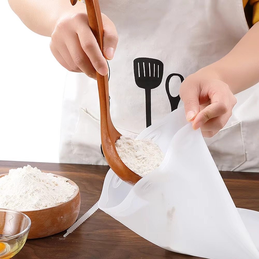 Tokyo Mart Silicone Kneading Bag