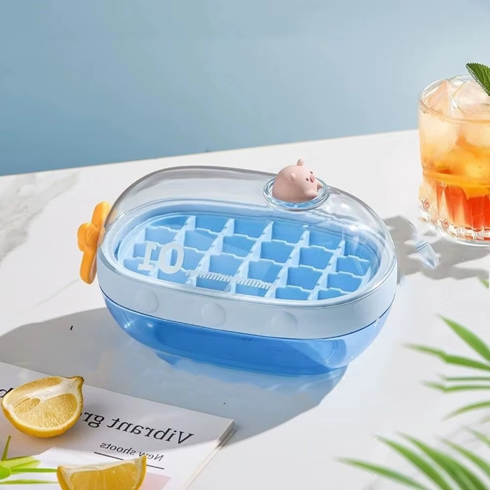 Tokyo Mart Rotating Ice Cube Tray