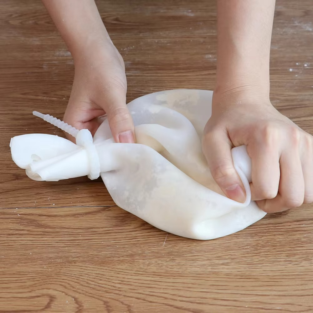 Tokyo Mart Silicone Kneading Bag