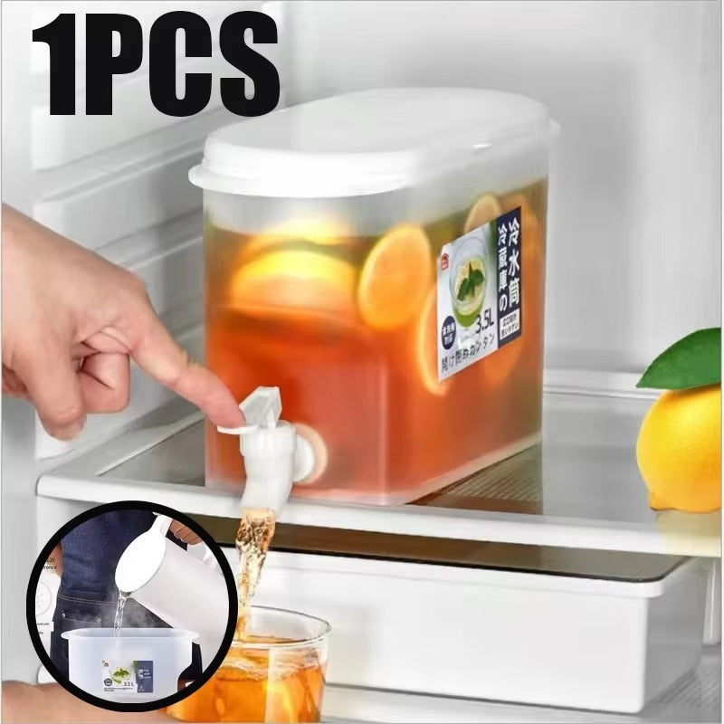 Tokyo Mart Water container with tap