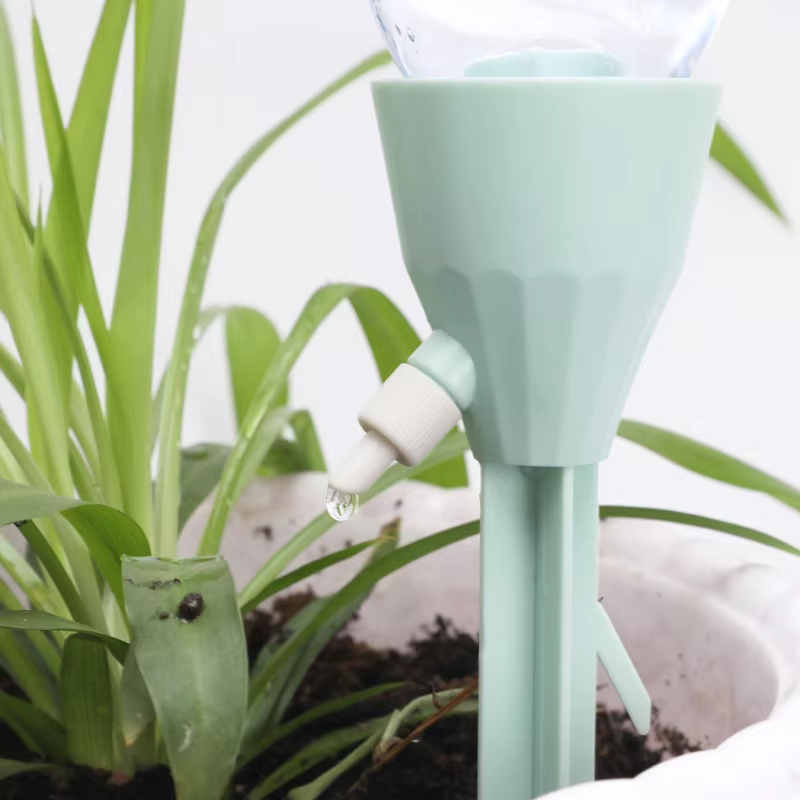 Tokyo Mart Self Watering Spikes