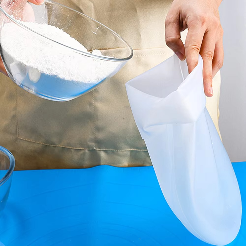 Tokyo Mart Silicone Kneading Bag