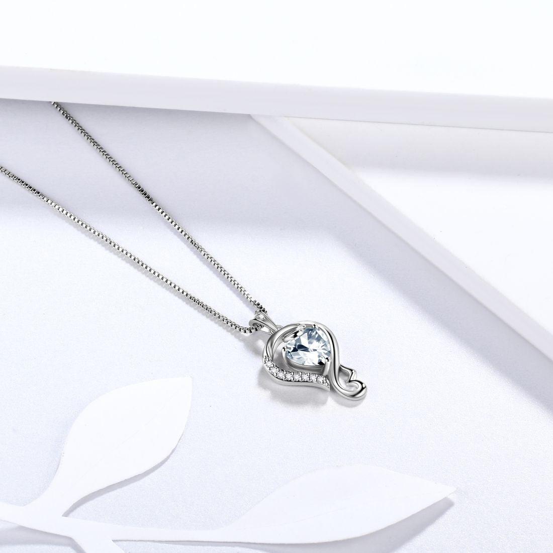 Tokyo Mart Halskette mit Diamant-Anhänger „Love Heart“ mit Geburtsstein für April, für Damen und Mädchen, Schmuck, Geschenk zum Geburtstag