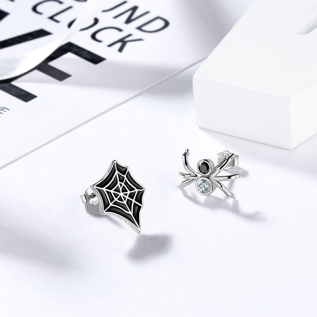 Tokyo Mart Asymmetry Spider Stud Earrings Women Jewelry Halloween Party Costume Accessories